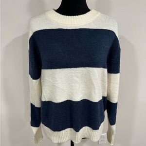 American Eagle || Women’s Blue & White Sweater